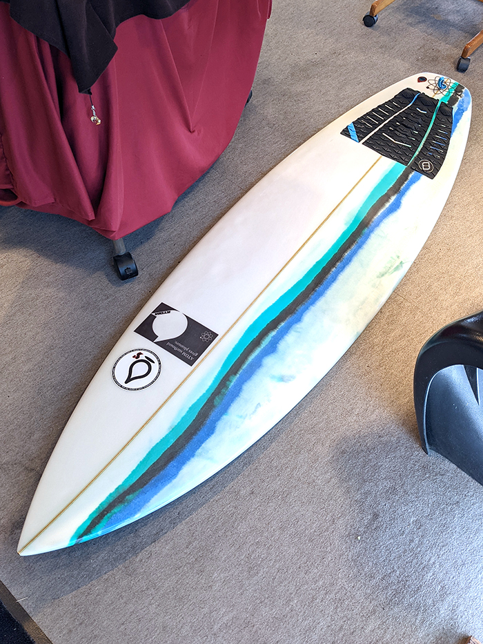 ATOM Surfboard 5'10" used