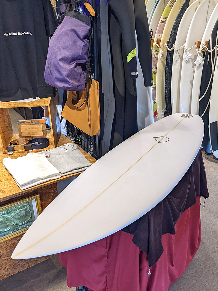 ATOM Surfboard Strider 5'8" ストック