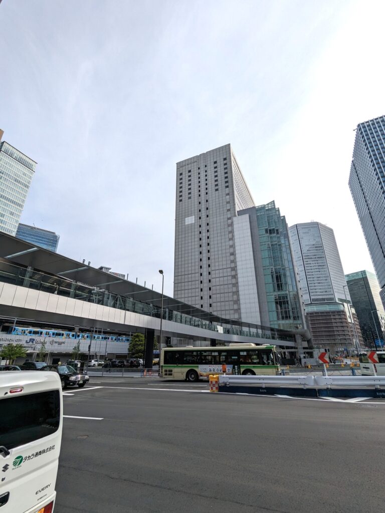朝の大阪駅
