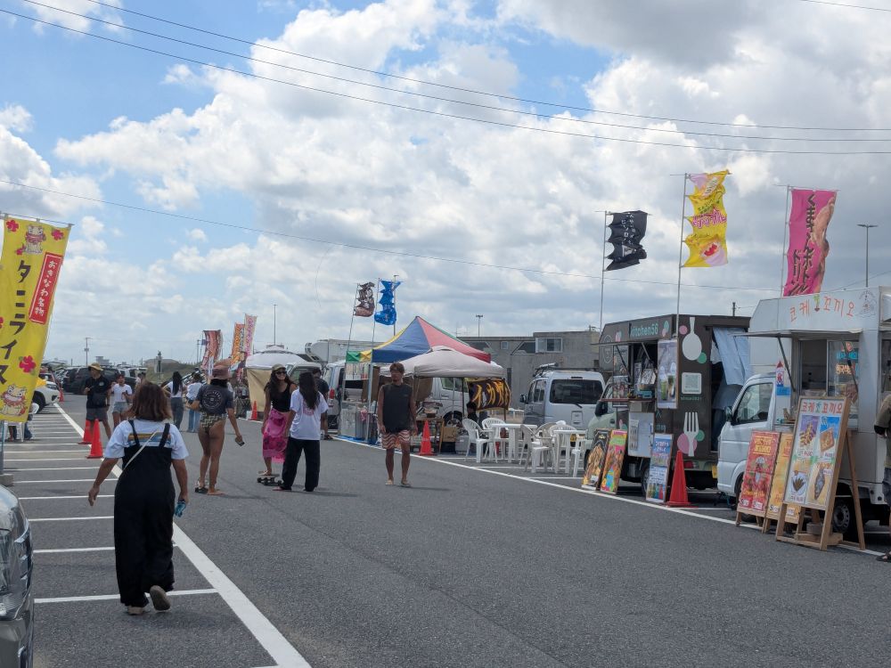 自治体と協力してたくさんの出店があってみんながたのしめるイベント