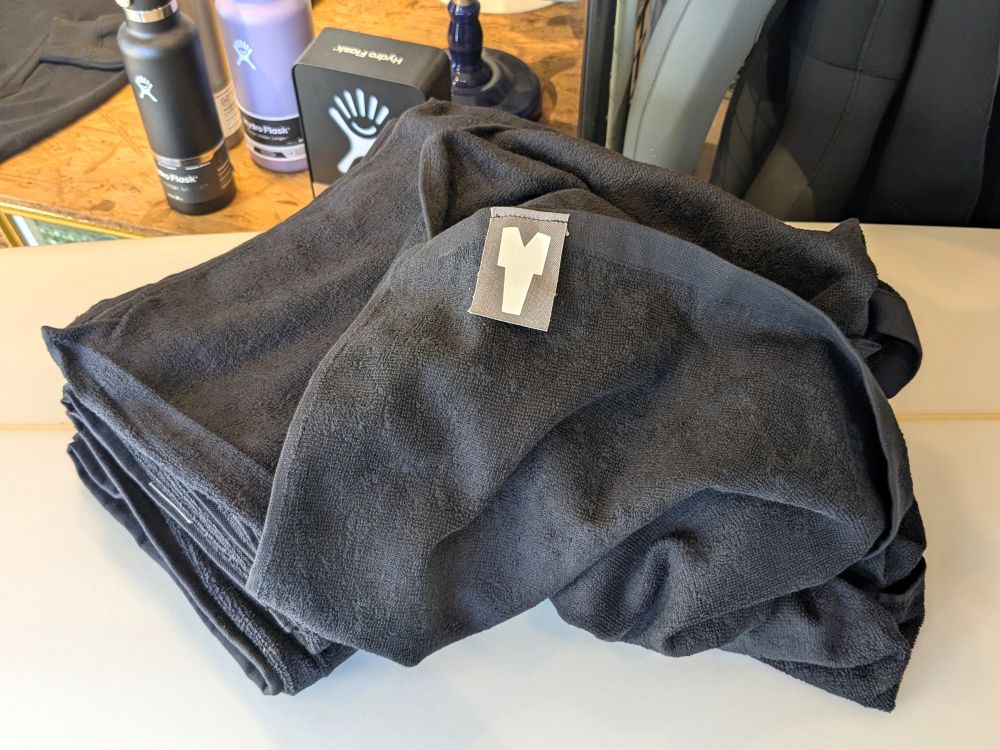 BlackSuits非売品ビーチタオル